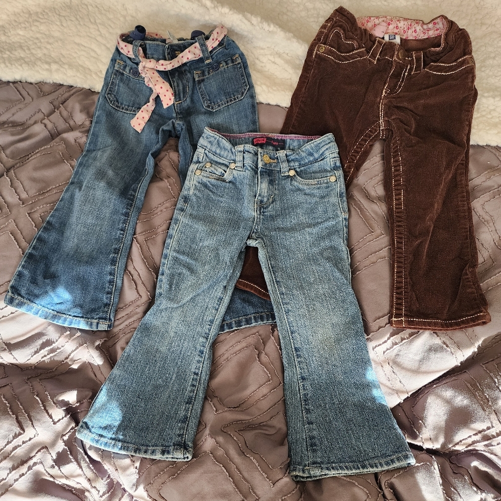 Bundle of 3t jeans